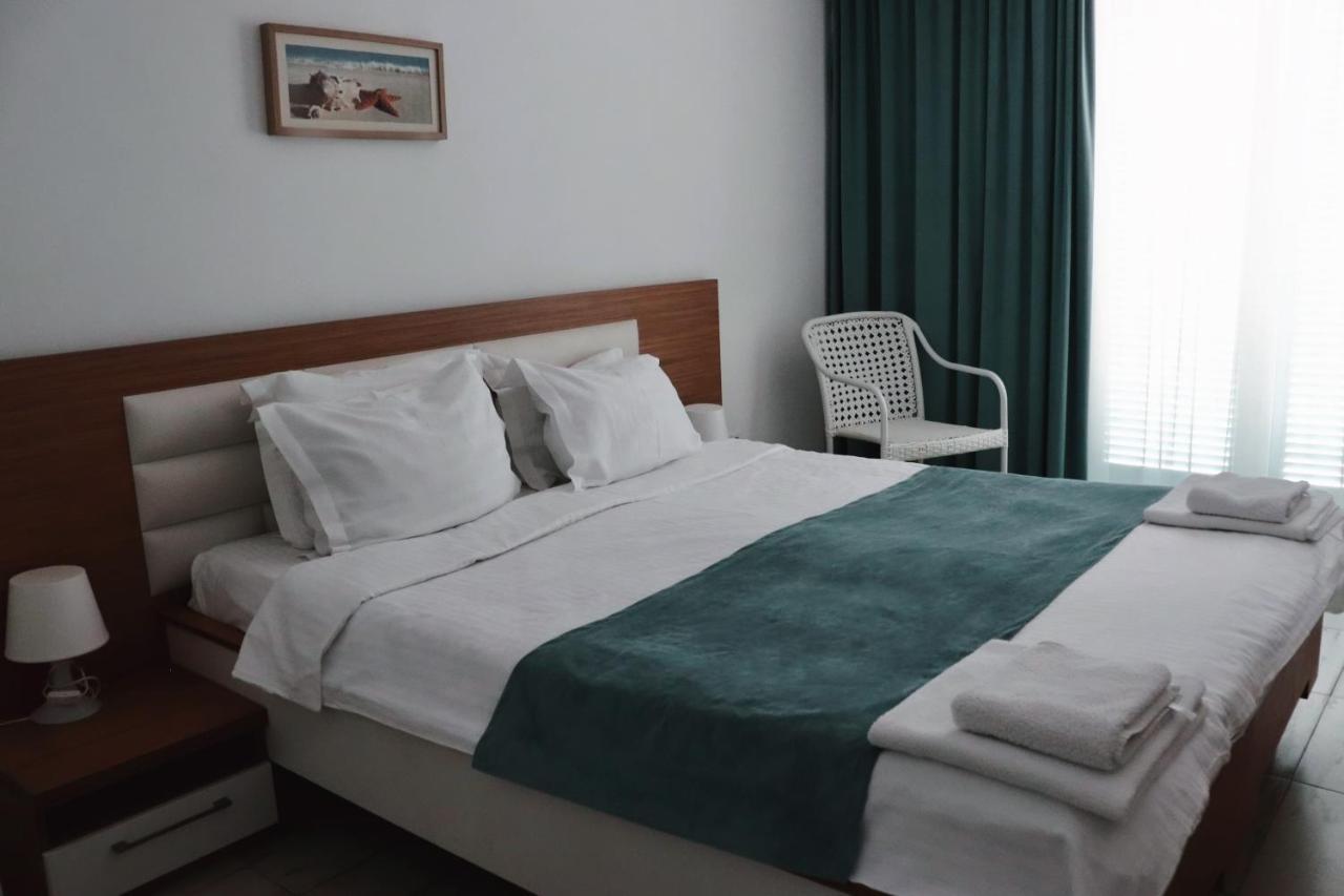Hotel Victory Mamaia Esterno foto
