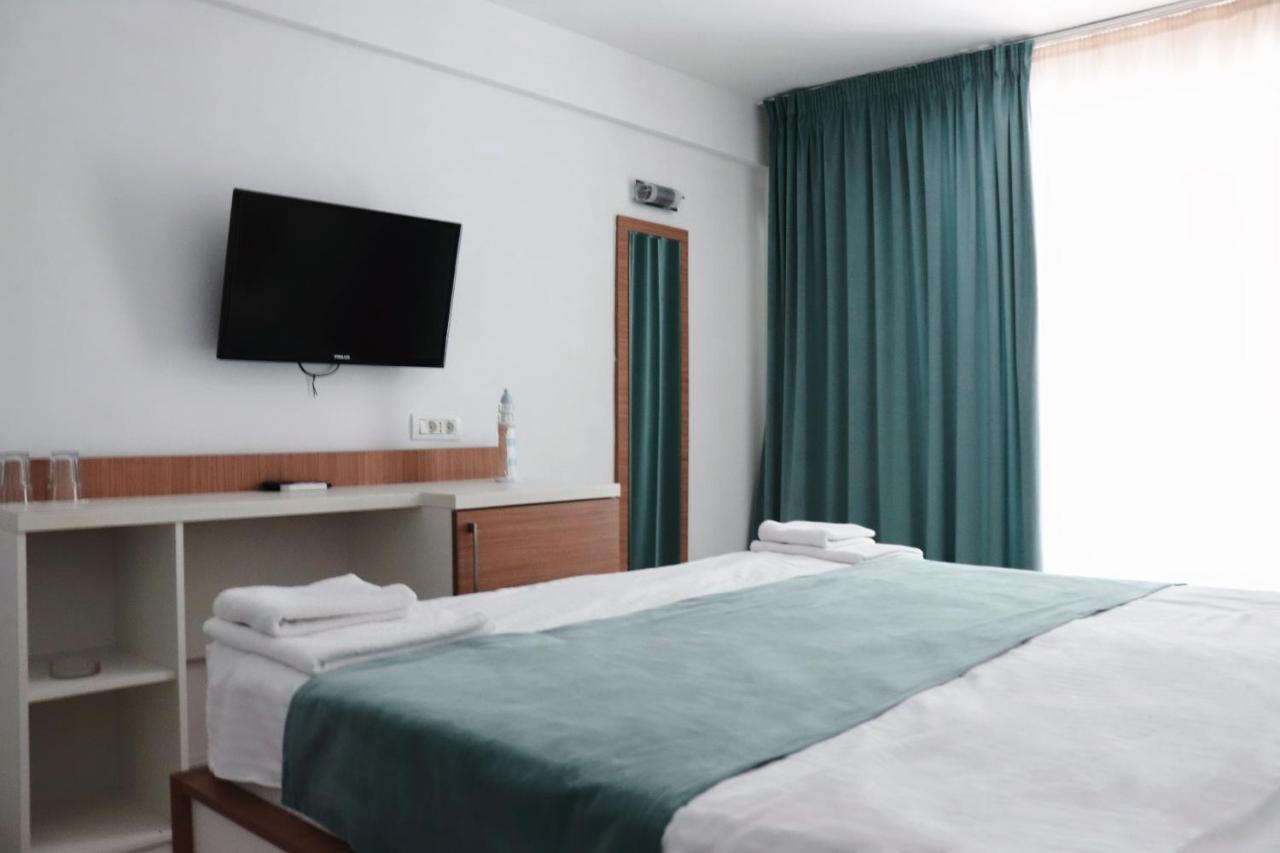 Hotel Victory Mamaia Esterno foto