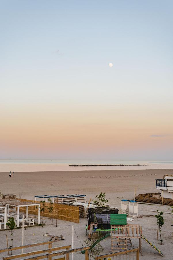 Hotel Victory Mamaia Esterno foto