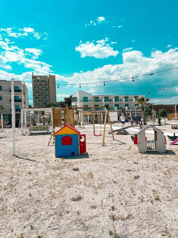 Hotel Victory Mamaia Esterno foto