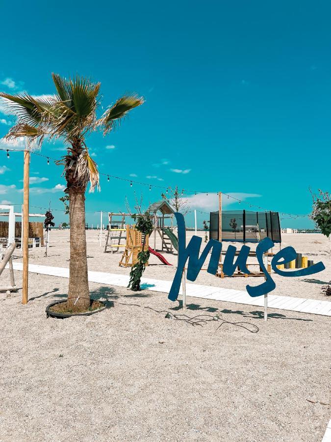 Hotel Victory Mamaia Esterno foto