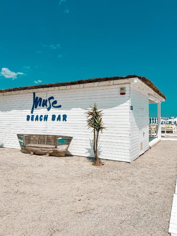 Hotel Victory Mamaia Esterno foto